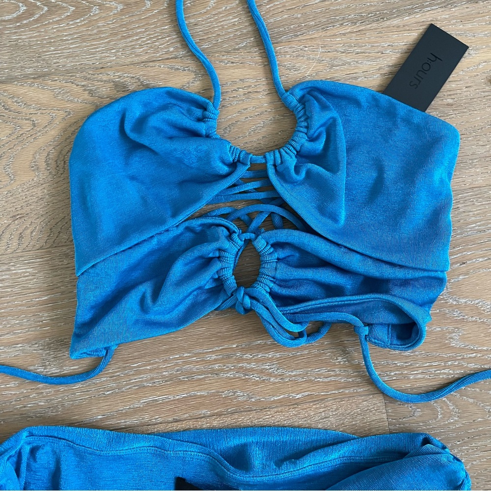 h:ours Blue Ruched Set - Picture 5 of 8